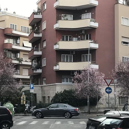 Vatican May'S House Рим Екстериор снимка